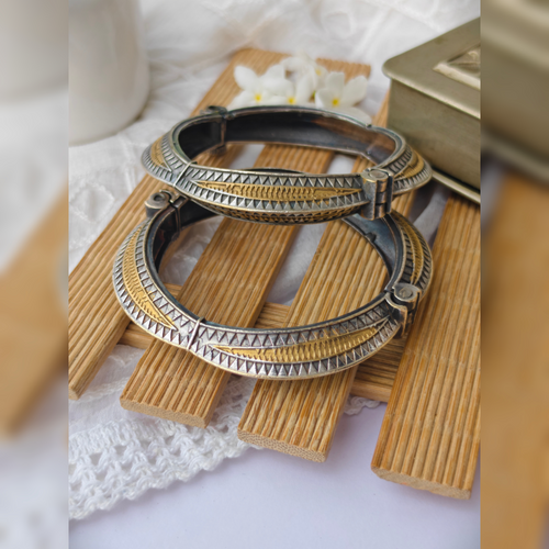Aarohi Dual Tone Plating Brass Bangle Kada