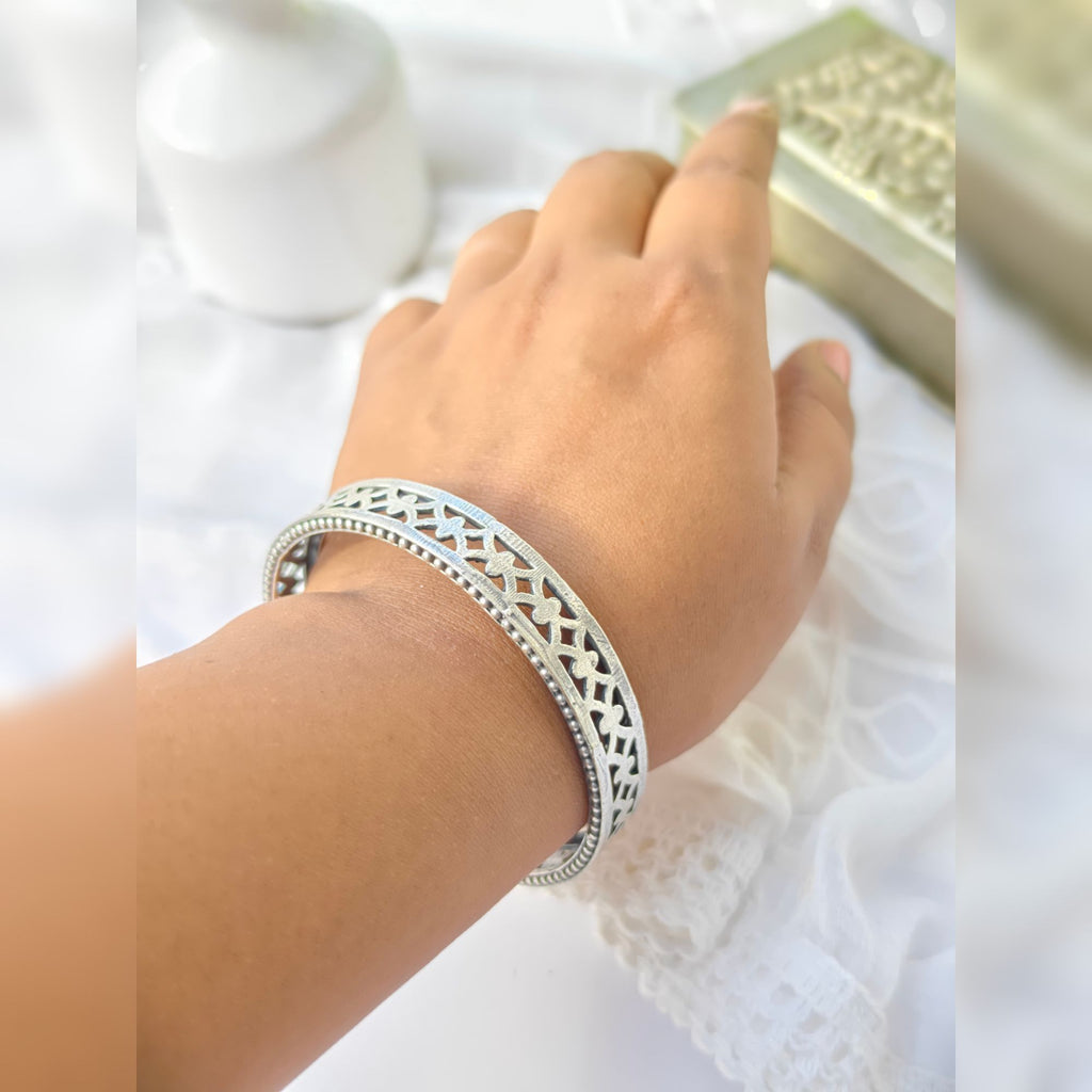 Reet Silver Plated Light Weight Brass Bangle Kada